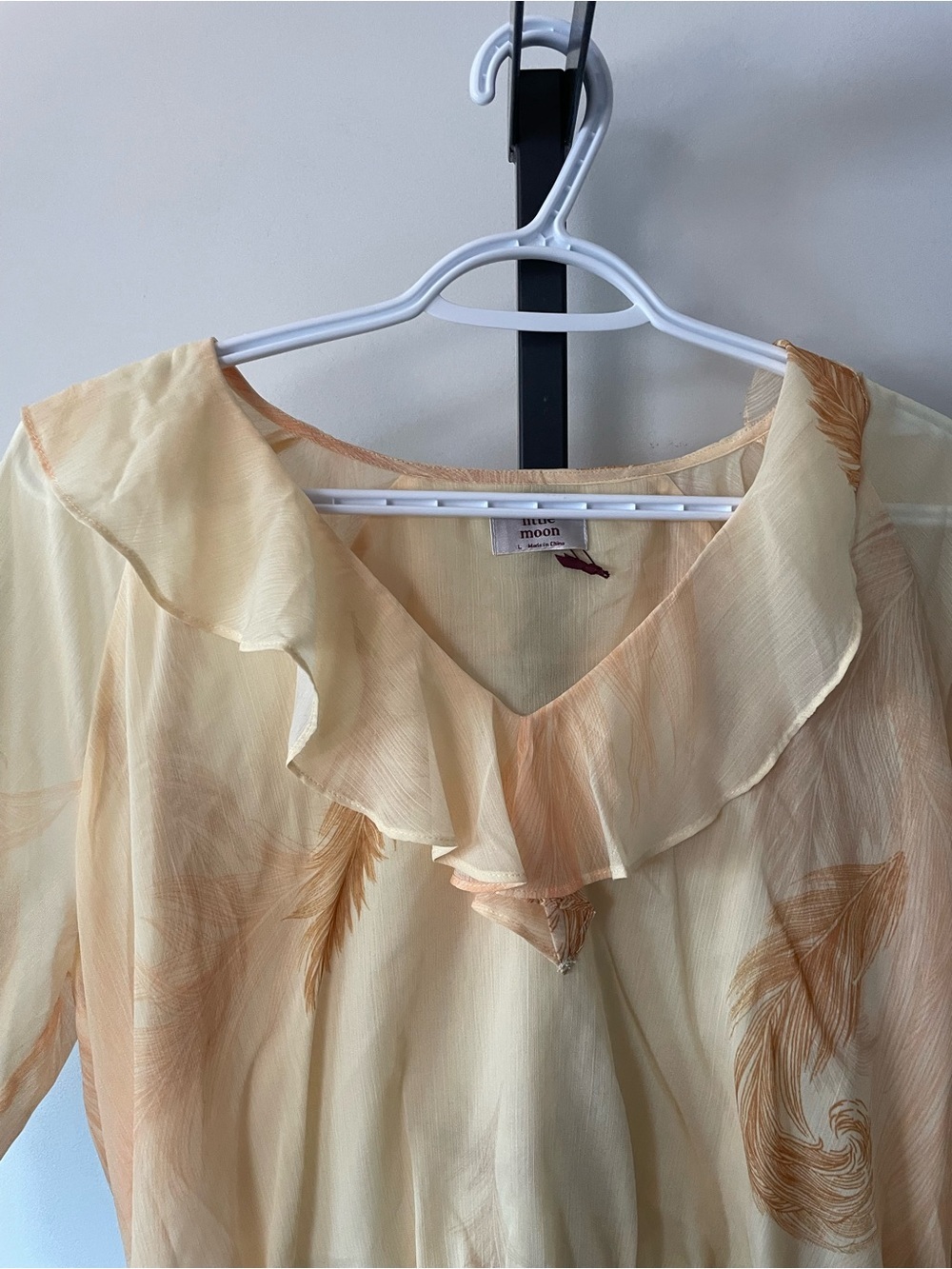 NEW Little Moon Aritzia Rosemary Blouse in Yellow Feather Print Ruffled Boho - Picture 4 of 8